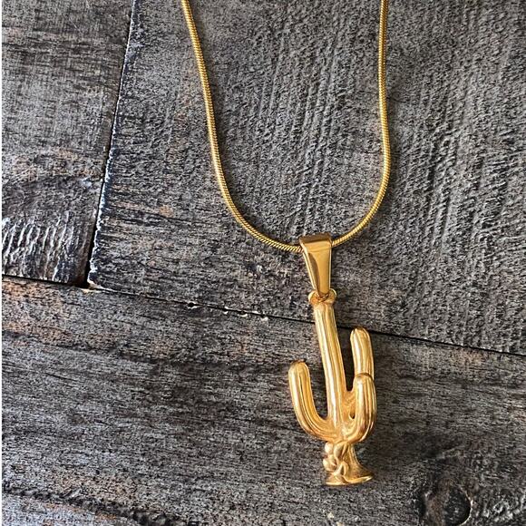 Free People Jewelry - NEW Gold Cactus Pendant Layering Necklace